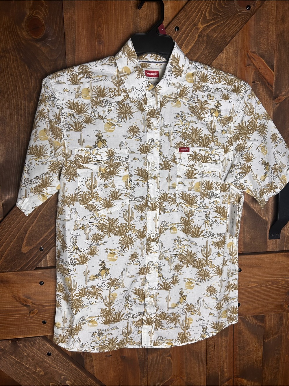 Wrangler Men's Short Sleeve Desert Scene Button-Down Shirt - White & Tan